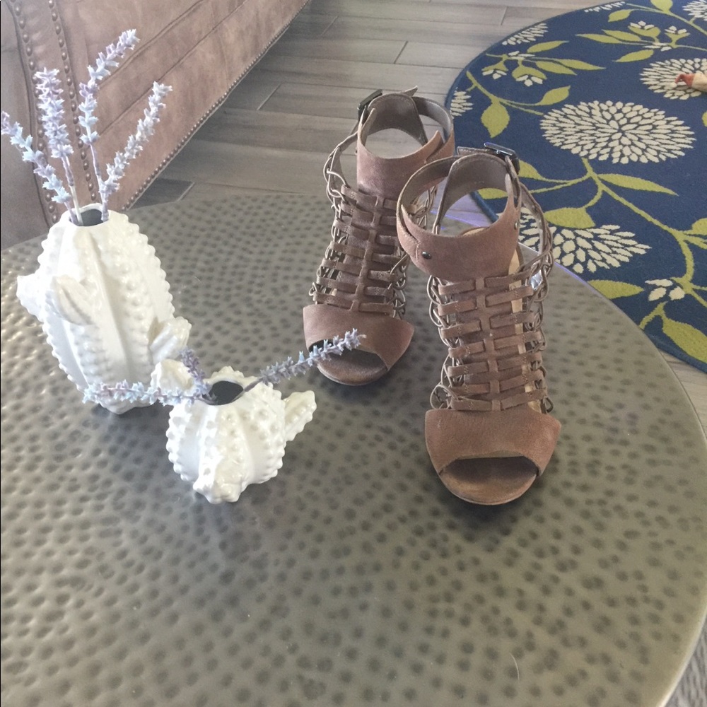 Vince Camuto ,Taupe psueudo gladiator sandals